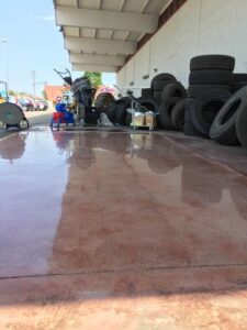 Zona trattata con lucidatura cemento industriale – Tecnolux Villorba (TV)