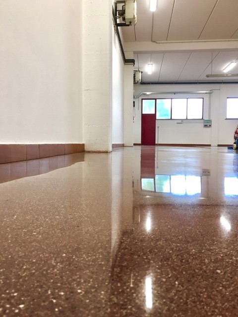 Panoramica pavimento lucidato nella sede Manzotti S.r.l.